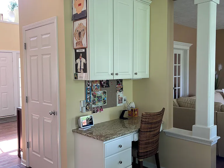 648 S Whitman Ct SE — Photo 10
