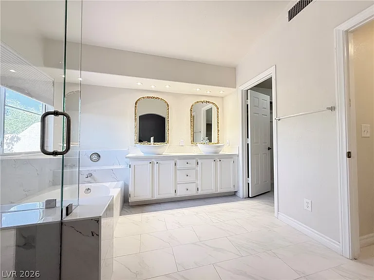 8121 Sedona Sunset Dr — Photo 16