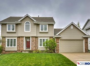 15725 Drexel Cir, Omaha, NE 68135