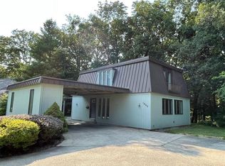 1005 Colony Ln, Charleston, IL 61920