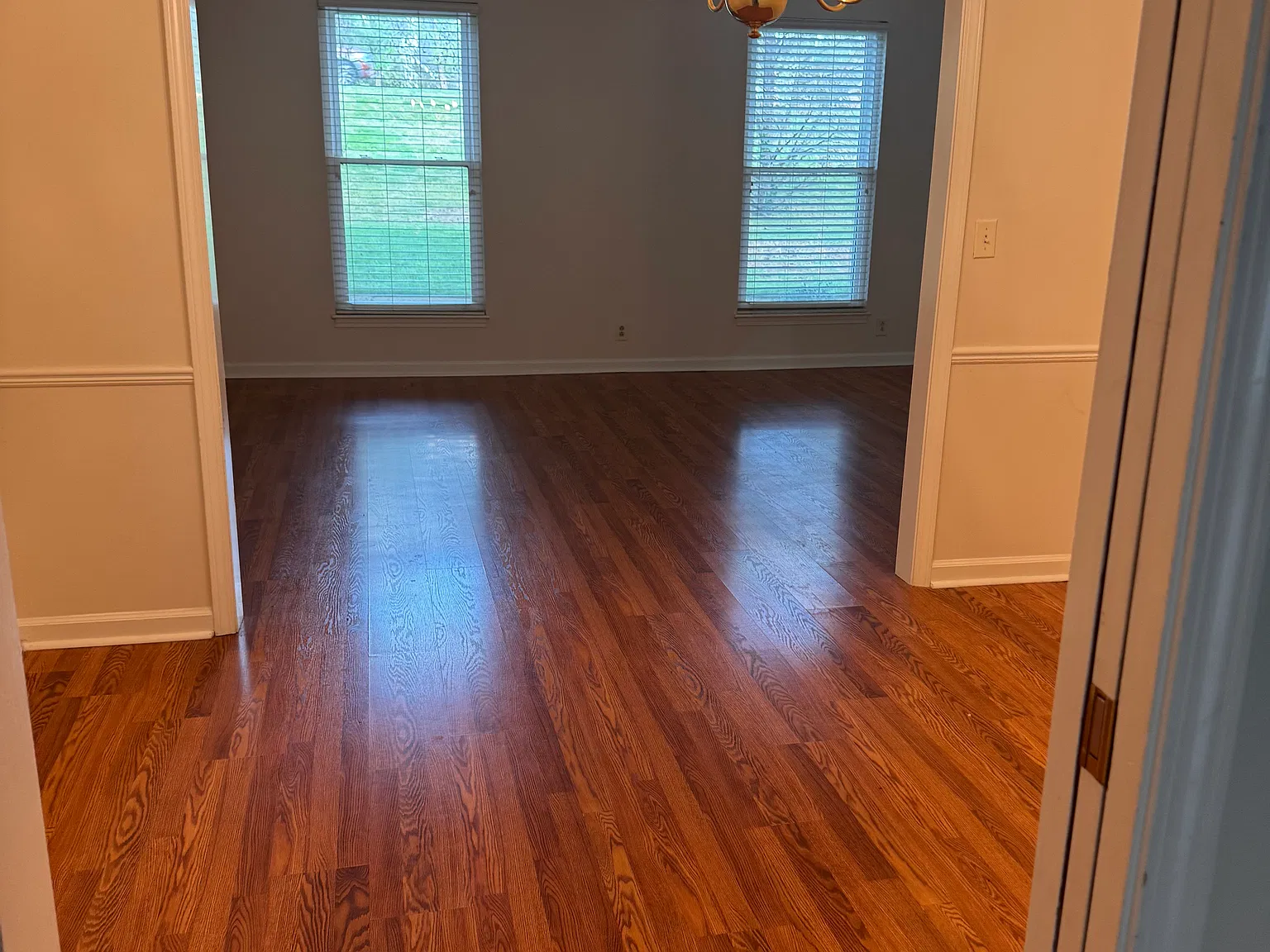 3 bed, 2.5 bath, 1900 sqft, $2,600 — Photo 3