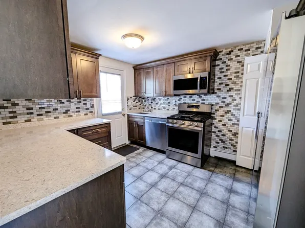 112 Kingston St #112, North Andover, MA 01845
