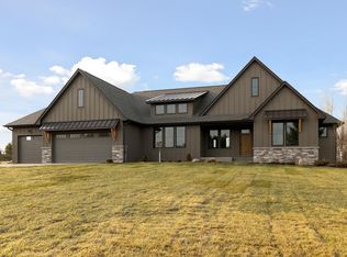 745 Mount Curve Chase, Hudson, WI 54016