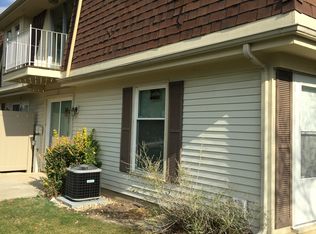 627 Shaw Ct, Schaumburg, IL 60194
