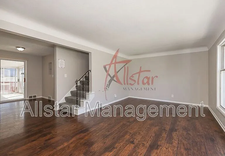 983 Clinton Ave — Photo 11