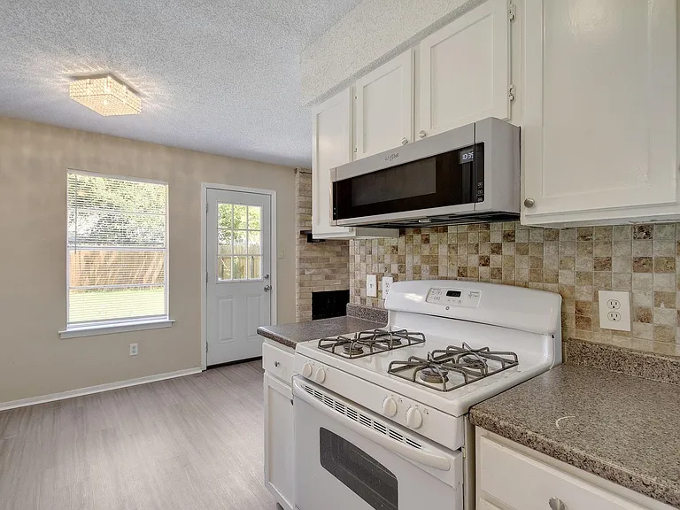 418 Linden St #A — Photo 14