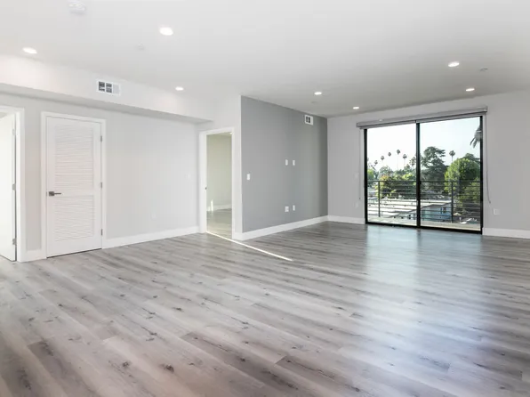 14612 Calvert St #301, Van Nuys, CA 91411