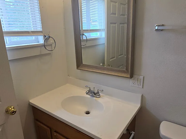 2614 Monterey St #5 — Photo 10