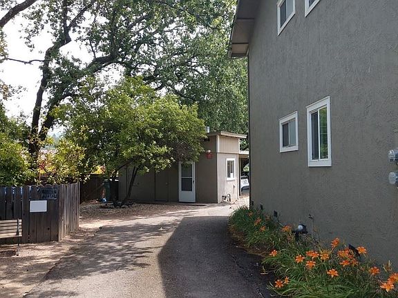 2nd image of 175 Oak Manor Ct APT A