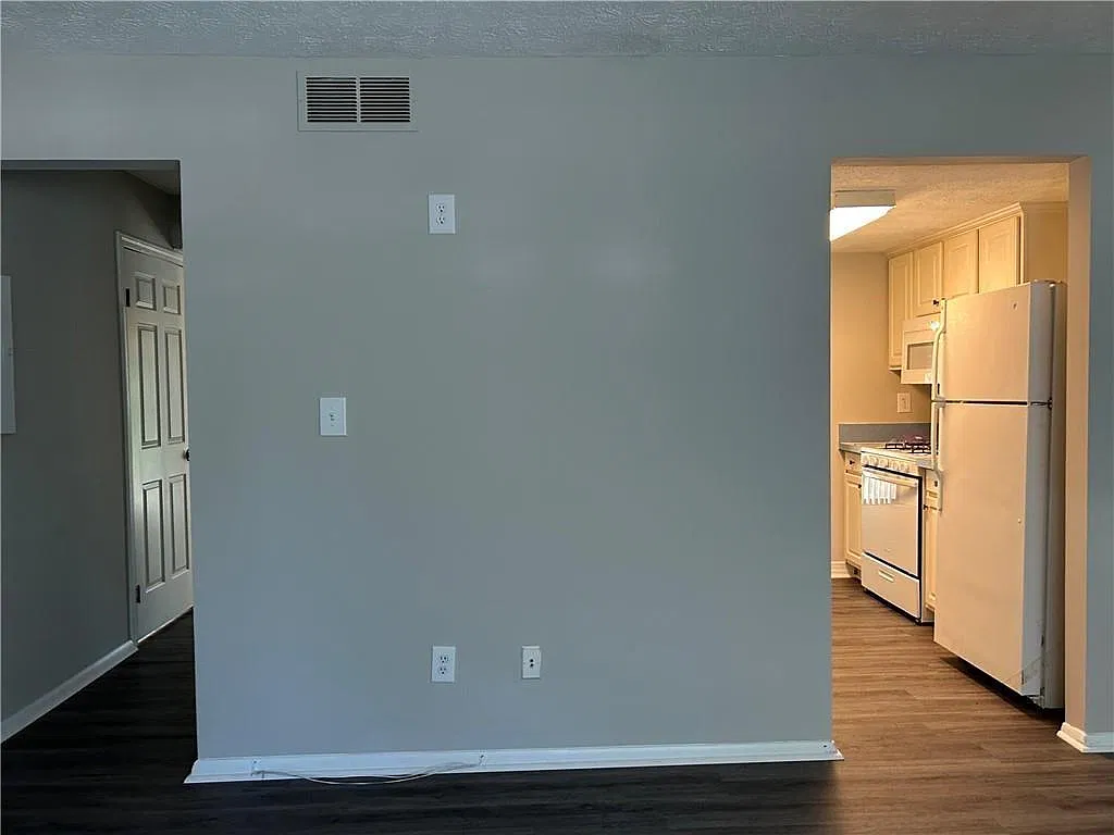 3 bed, 2.5 bath, 1280 sqft, $1,750 — Photo 4
