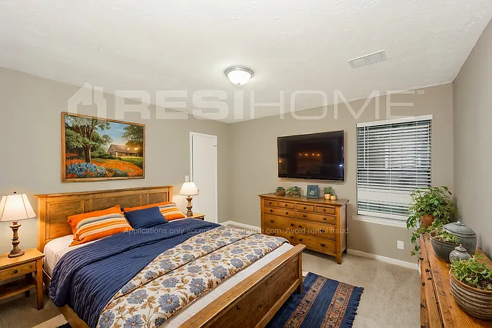 6369 Valley Dale Dr — Photo 9
