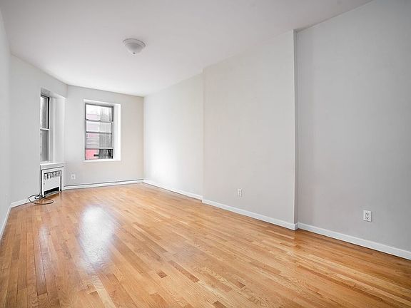 2nd image of 102 W 86th St APT 4R