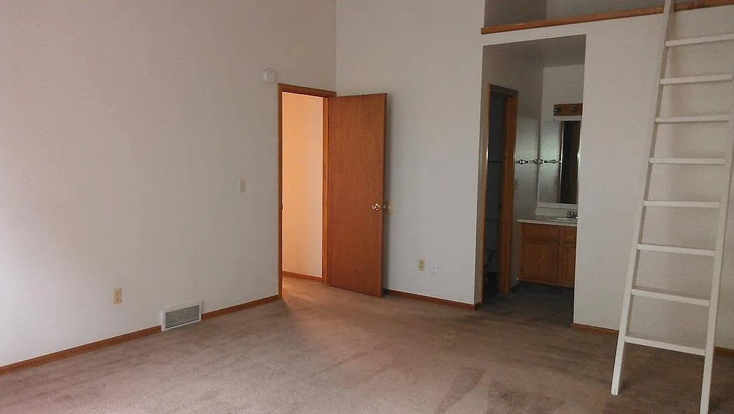 3 bed, 1440 sqft, $2,800 — Photo 3