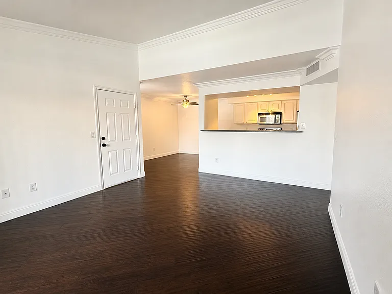 1150 N Buffalo Dr #2011 — Photo 6