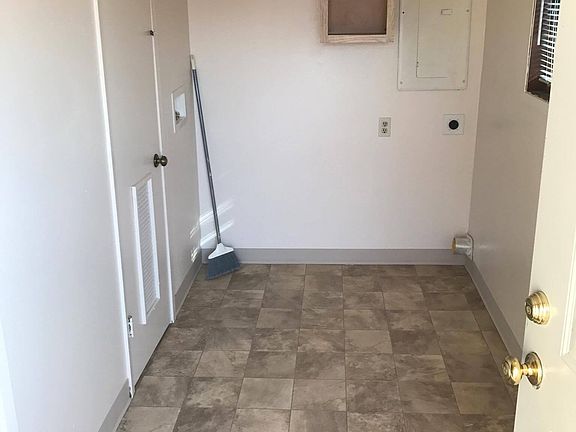 5th image of 822 A St