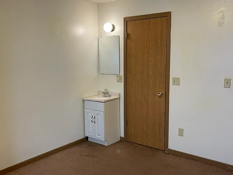 504 S Van Buren St #4 — Photo 12