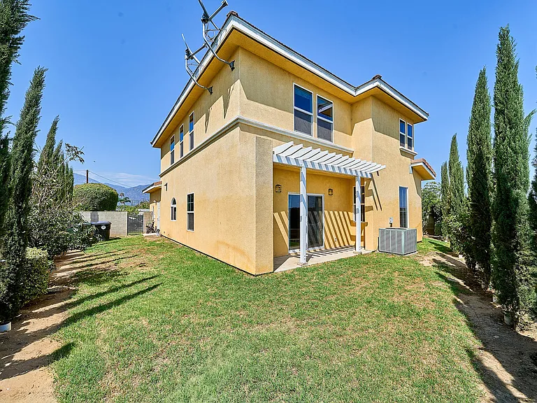2577 Mountain Ave — Photo 46
