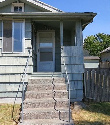 Covered front porch.