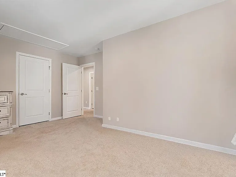 411 Sandusky Ln — Photo 13