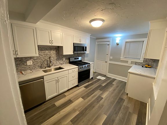 3rd image of 1014 Main St
