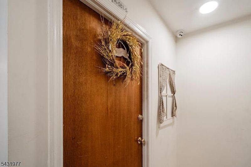 2nd image of 581 High Mountain Rd APT 5