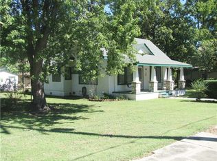 312 W Spring St, Sulphur Springs, AR 72768