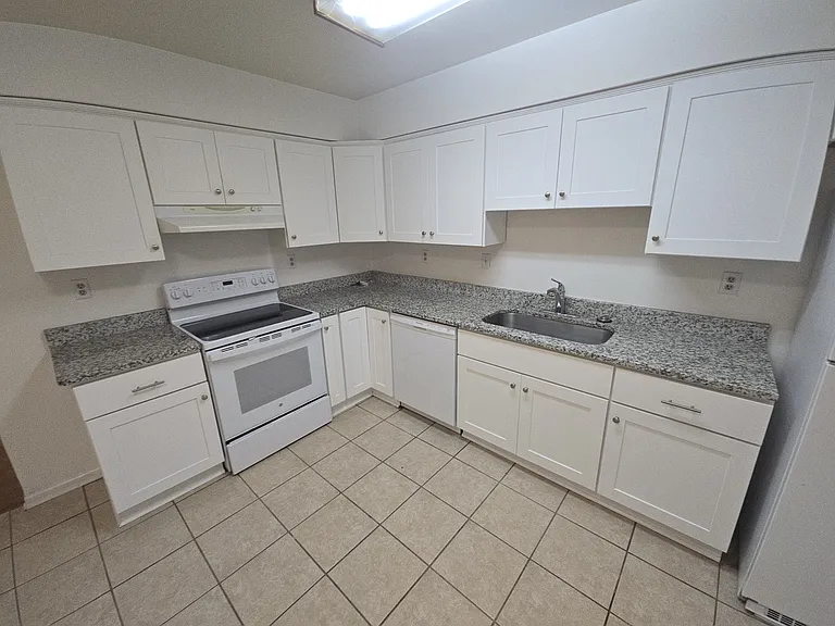4016 Rainbow Dr — Photo 11