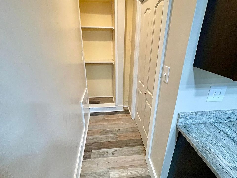 Hallway to laundry.