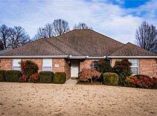 1584 Coventry Cv, Springdale, AR 72764