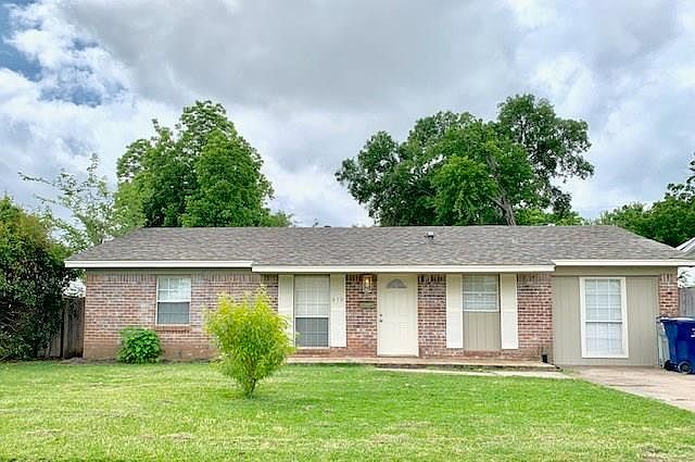 1st image of 610 Shorehaven Dr