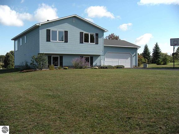 4th image of 3565 S Bay Bluffs Dr