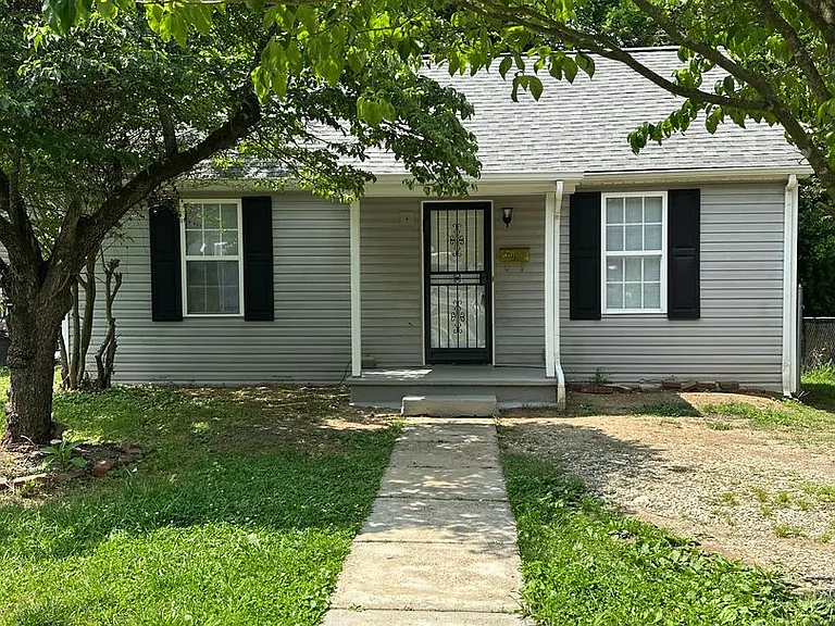 4033 Ivy Ave — Photo 1