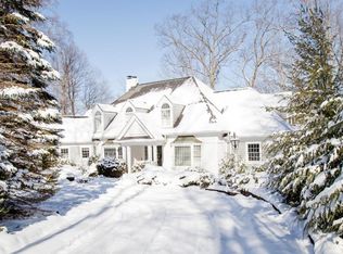 8144 Chagrin Rd, Chagrin Falls, OH 44023