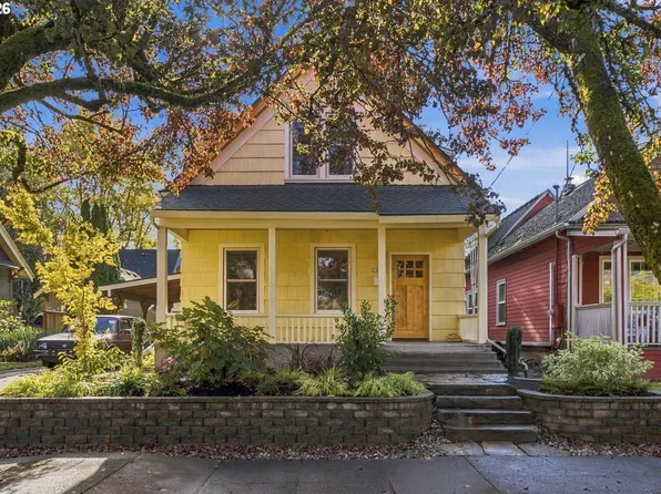 1342 SE Lexington St, Portland, OR 97202