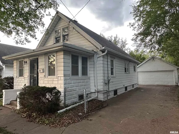 2121 W Callender Ave, West Peoria, IL 61604