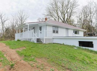 1582 Bakertown Rd, Buchanan, MI 49107