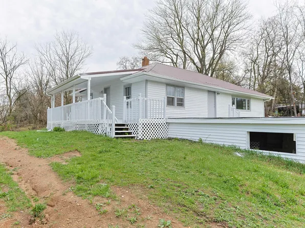 1582 Bakertown Rd, Buchanan, MI 49107