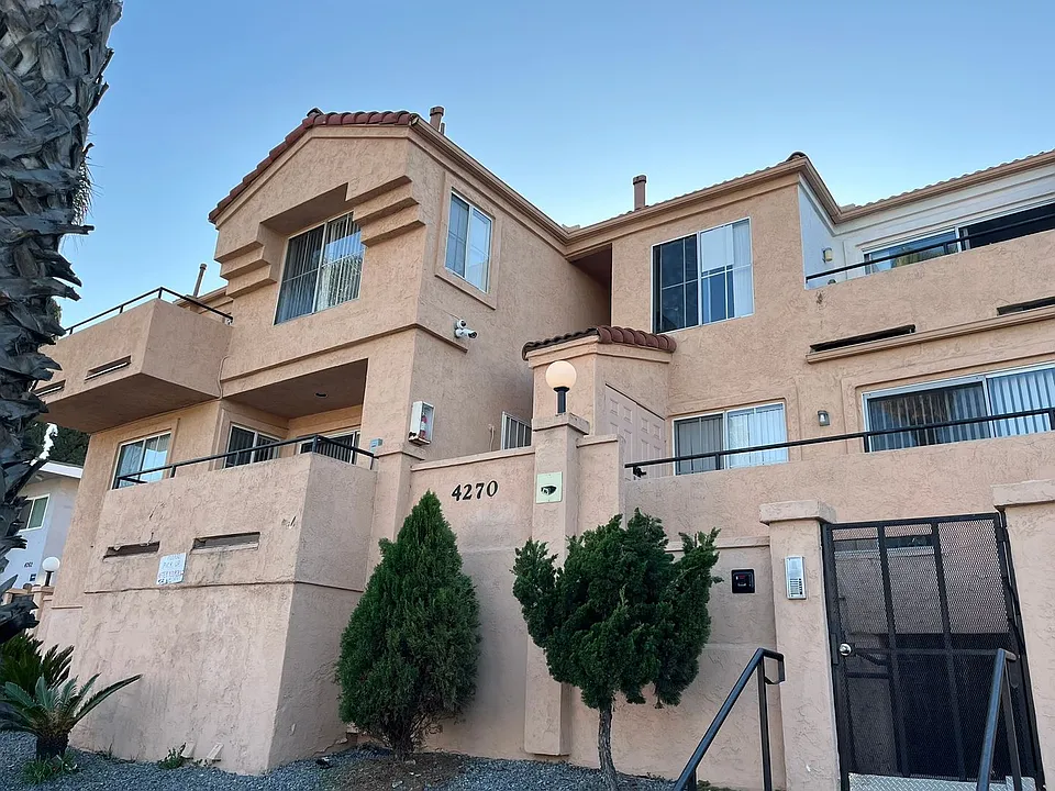 4270 Highland Ave #8