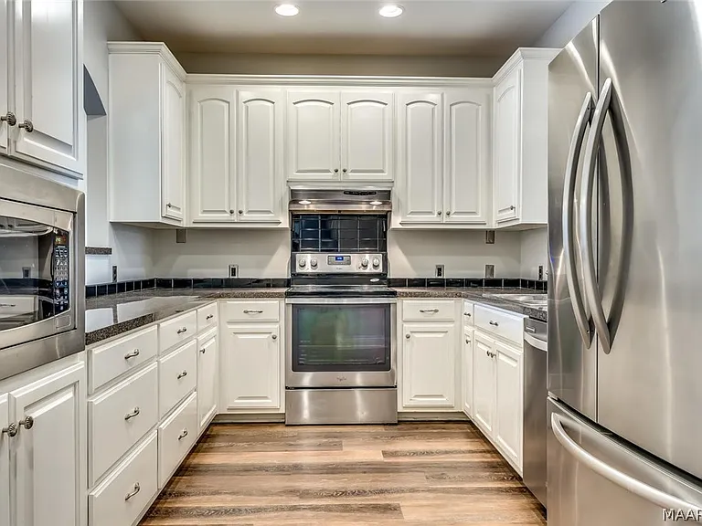 1211 Sadie Cir — Photo 14