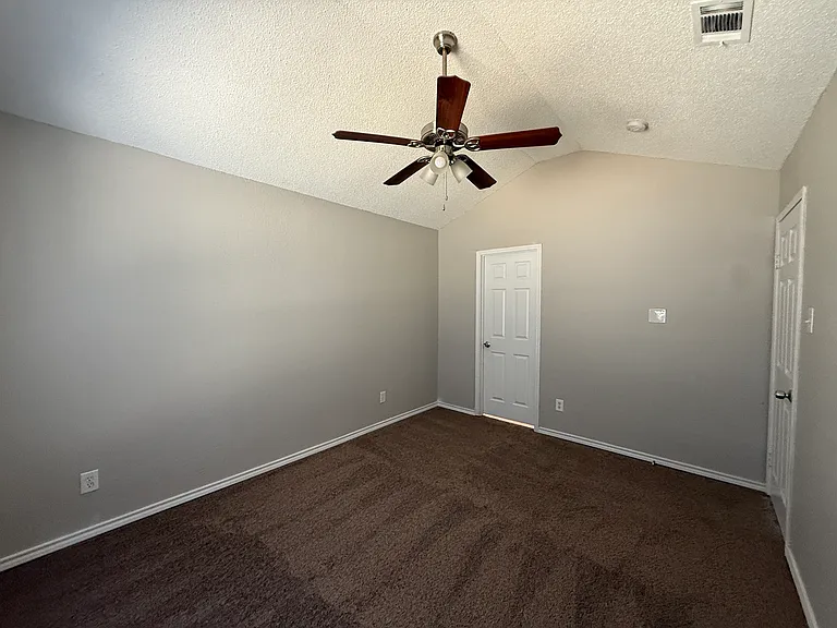 10206 Shayna Dr — Photo 14