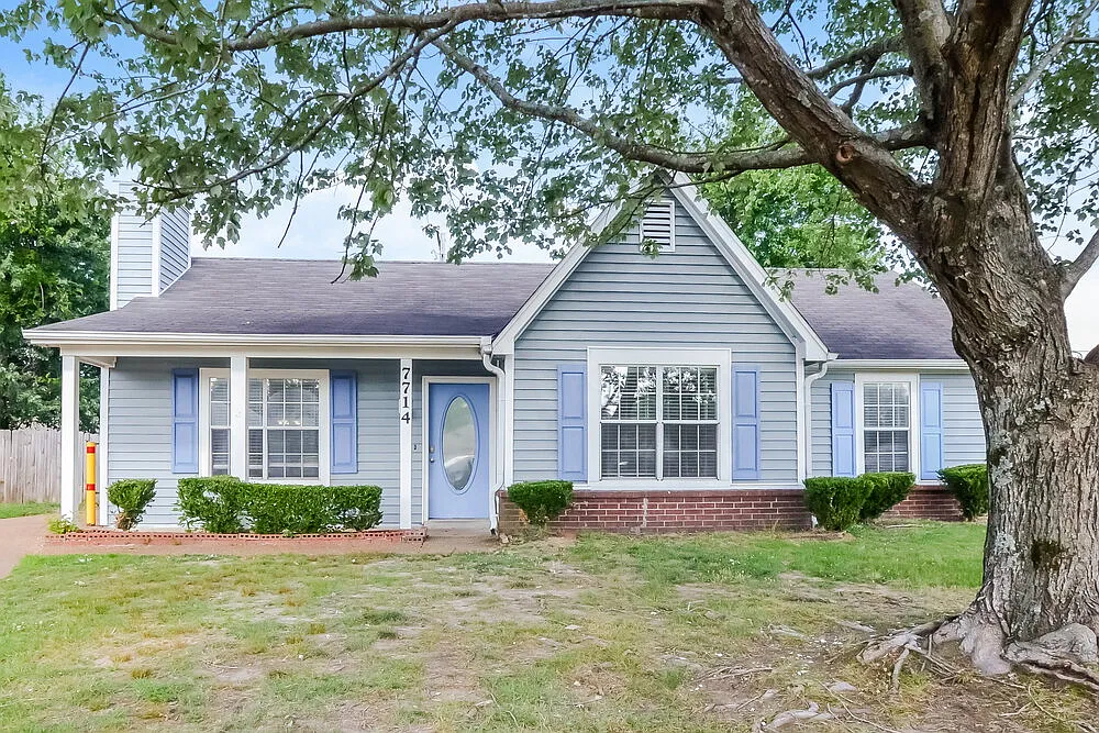 3 bed, 2.0 bath, 1261 sqft, $1,570 — Photo 1