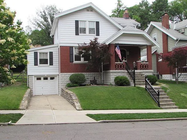 25 Rosemont Ave photo 1