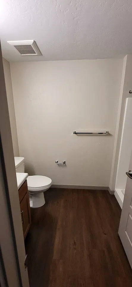 2 bed, 1.0 bath, 912 sqft, $1,365 — Photo 4