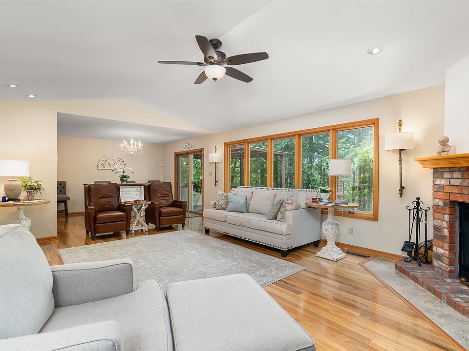 1st image of 22 Laguna Way
