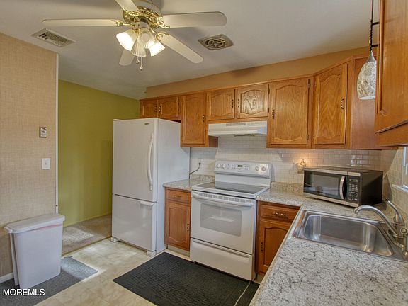 3rd image of 17 Monticello Drive #B