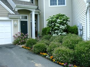 280 Bald Eagle Dr, Stewartsville, NJ 08886