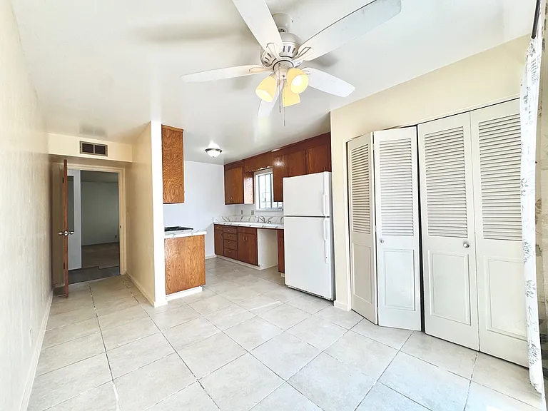 3061 Kansas St — Photo 10