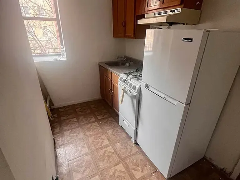 476 Clinton Ave #2H — Photo 6