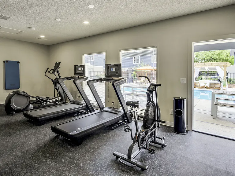 Pacific Crest Apartments — Photo 5