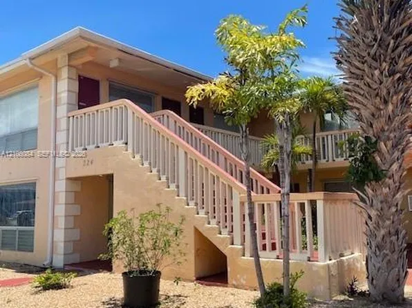 324 SE 10th Ave APT 1-8, Pompano Beach, FL 33060